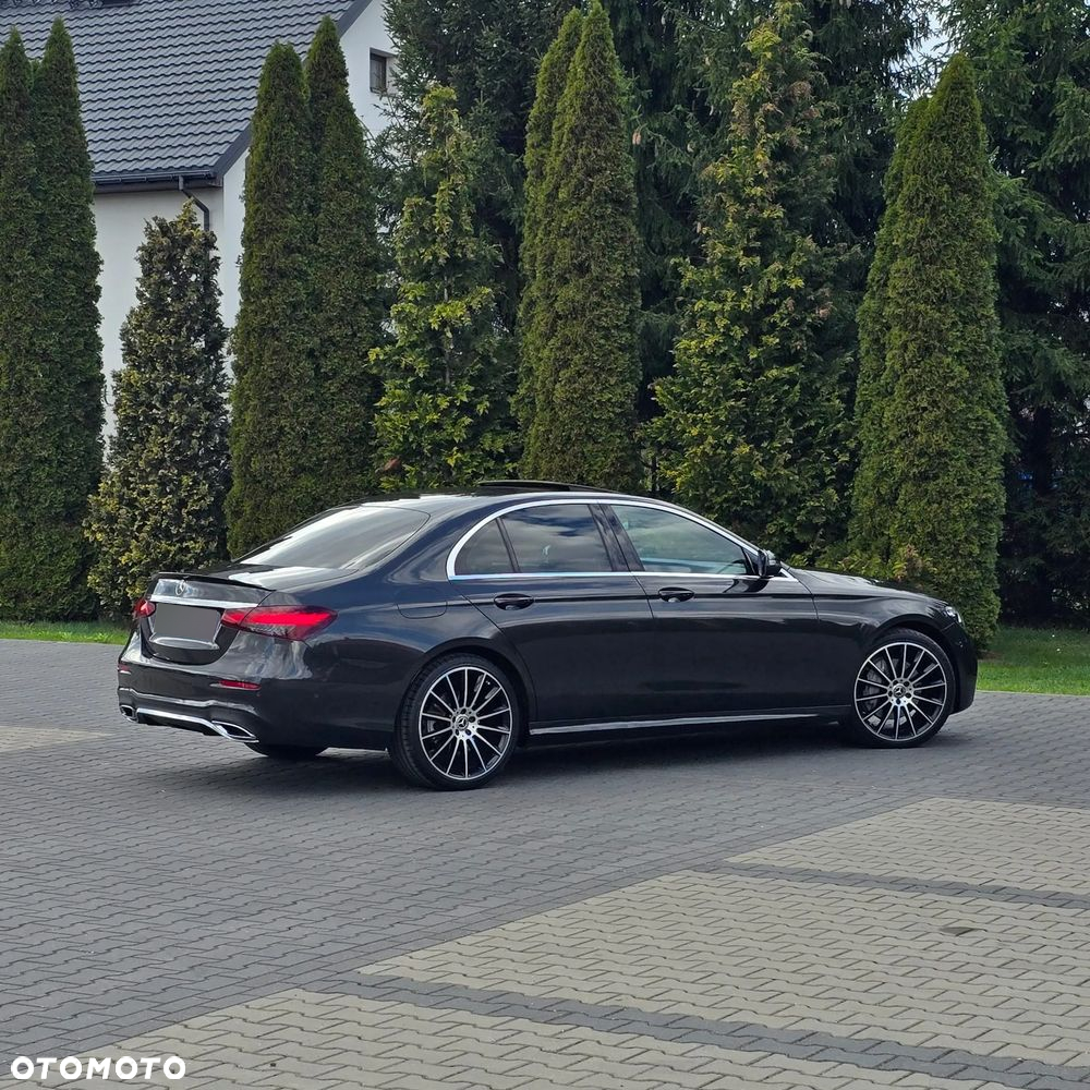 Mercedes-Benz Klasa E 220 d T 9G-TRONIC AMG Line - 17