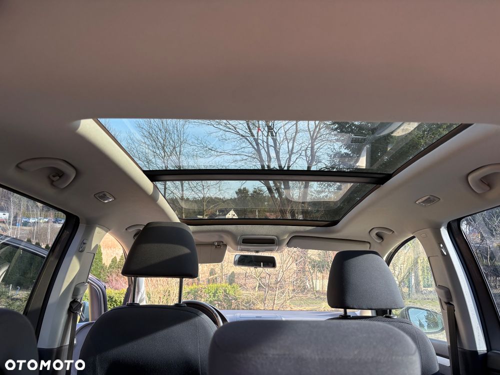 Volkswagen Touran 1.6 TDI DPF BlueMot Comfortline - 10