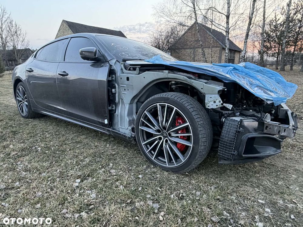 Maserati Quattroporte GranSport S - 18