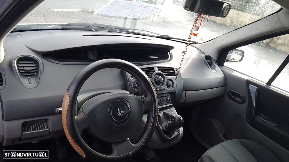 Renault Scénic 1.5 dCi Confort Dynamique - 9