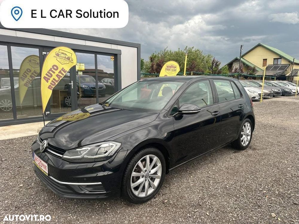 Volkswagen Golf - 1