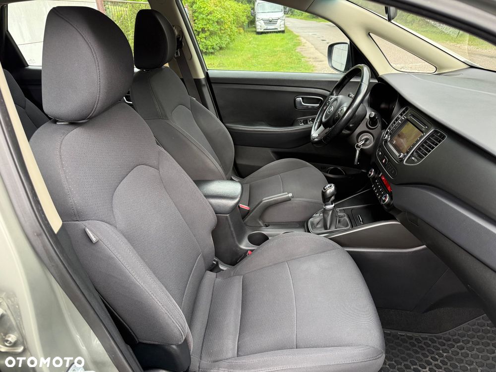 Kia Carens 1.6 GDI Dream-Team Edition - 11