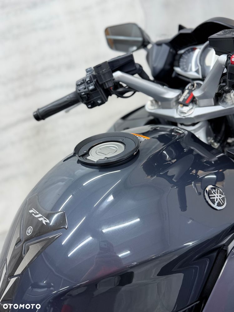 Yamaha FJR - 15