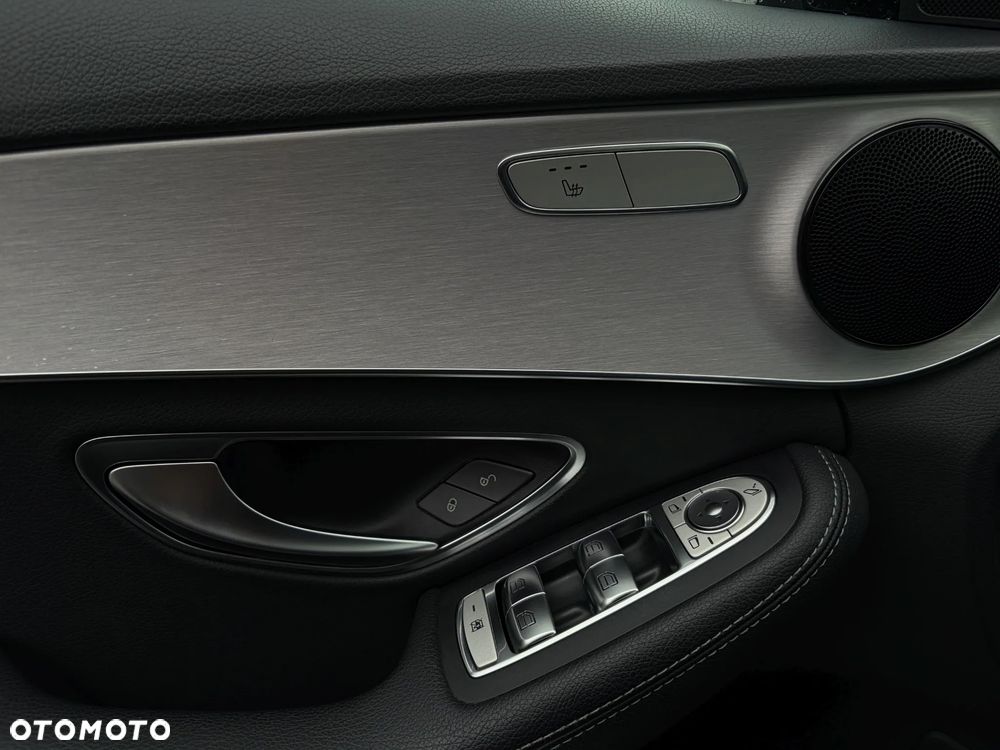 Mercedes-Benz Klasa C 220 d 9G-TRONIC - 33