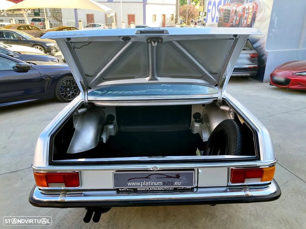 Mercedes-Benz 250 - 27