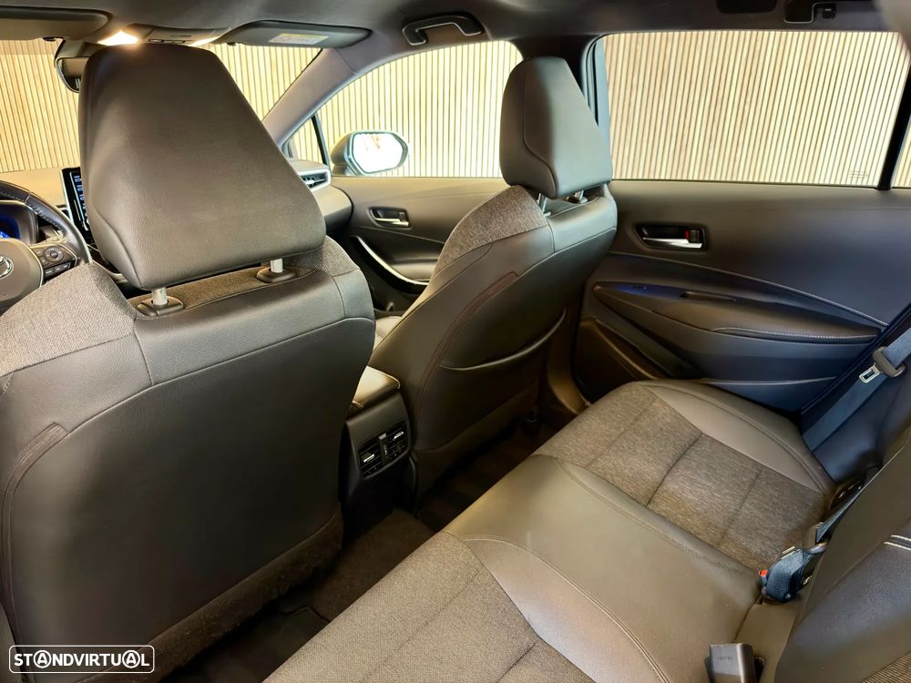 Toyota Corolla Touring Sports 1.8 Hybrid Exclusive - 23