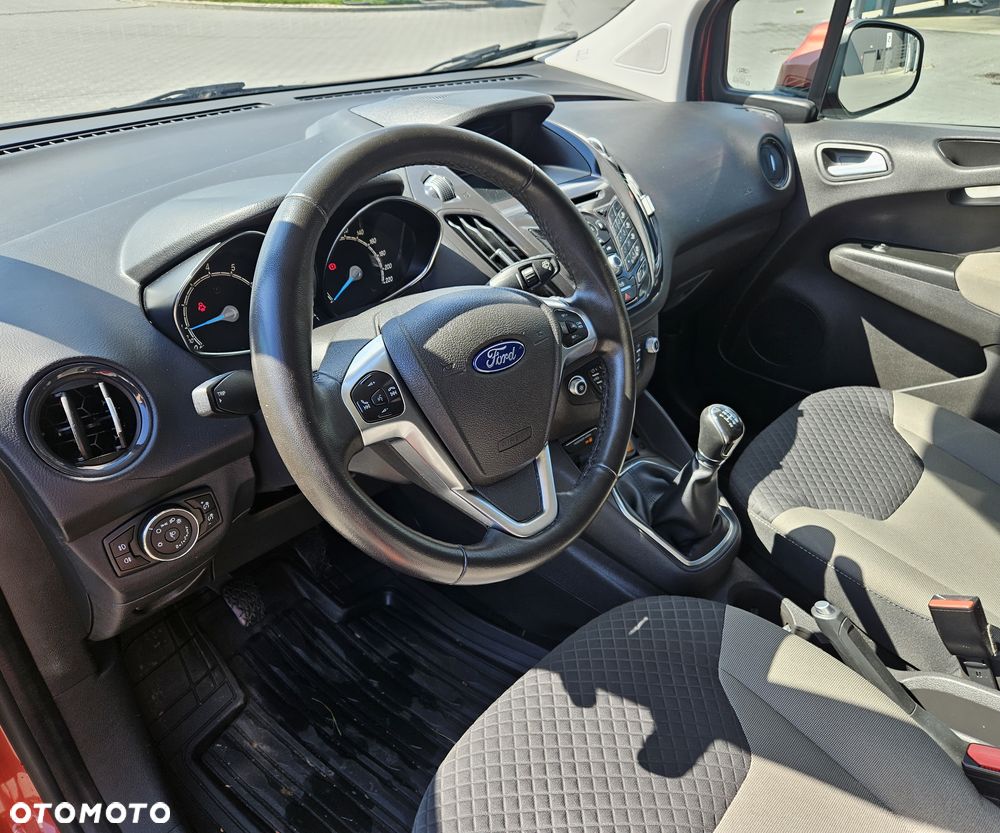 Ford Tourneo Courier 1.0 EcoBoost S&S Titanium - 21