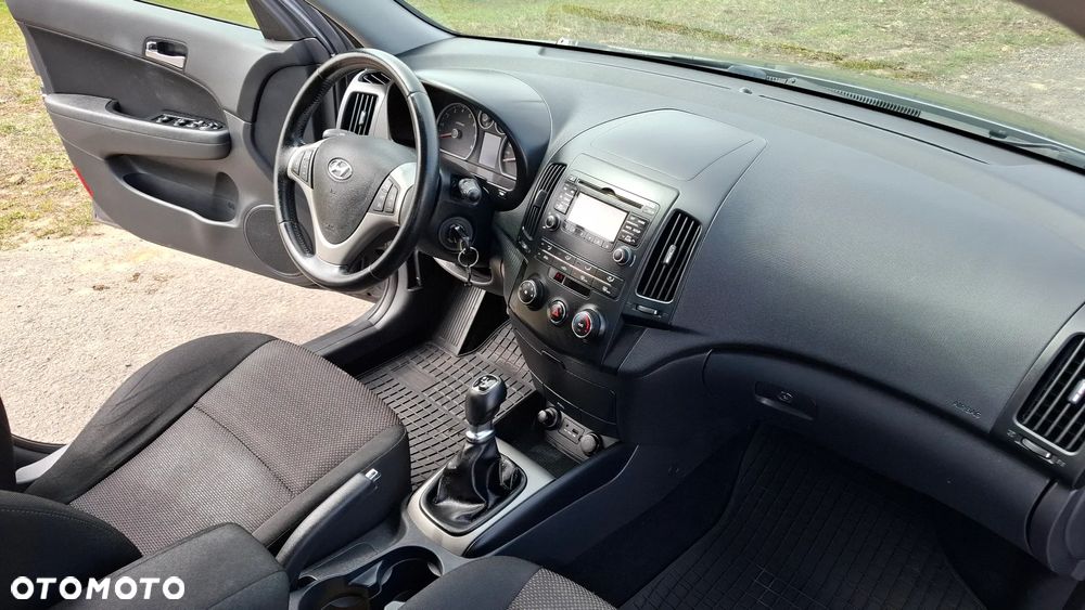 Hyundai i30 1.6 blue Classic - 13