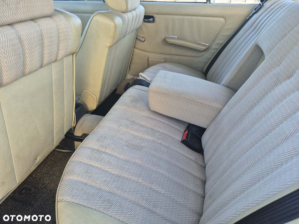 Mercedes-Benz W123 - 11