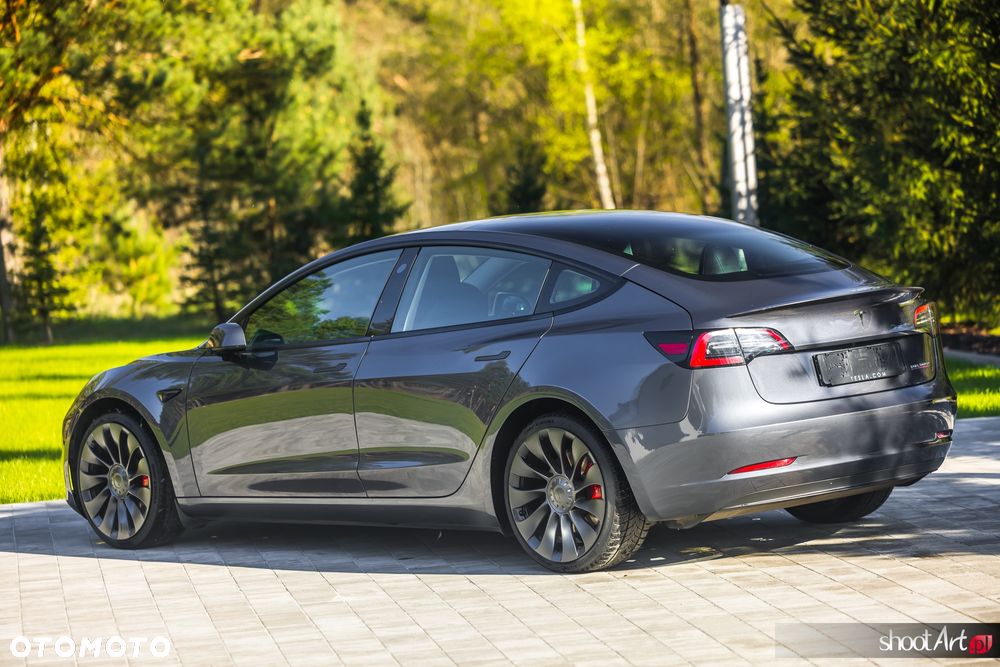 Tesla Model 3 - 5