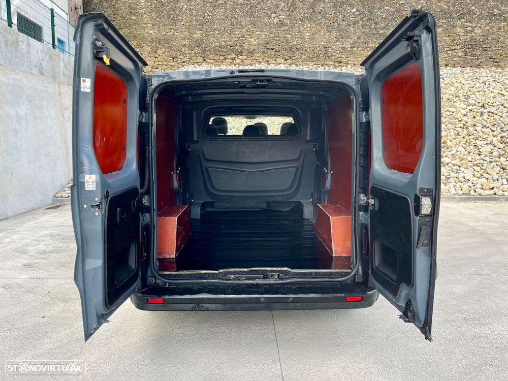 Renault Trafic 1.6 DCI Cabine dupla 6 lugares versão longa - 19