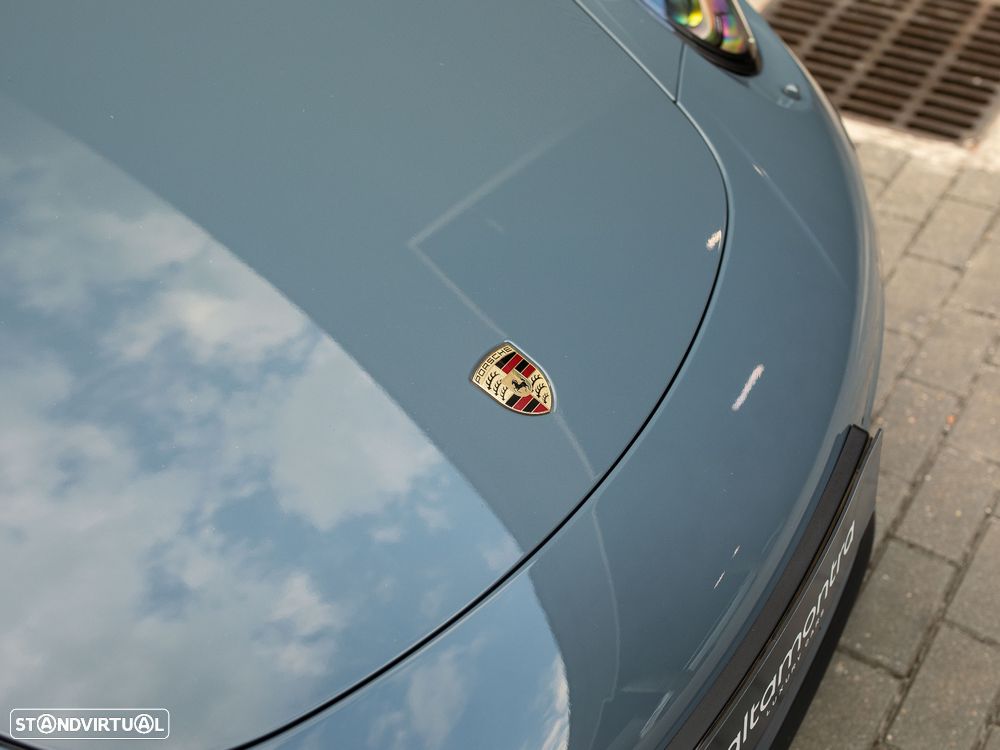 Porsche 911 (991) Carrera 4 GTS PDK - 11