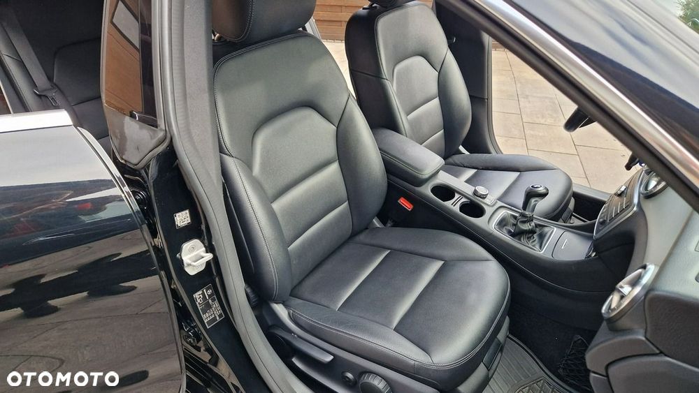 Mercedes-Benz CLA - 21