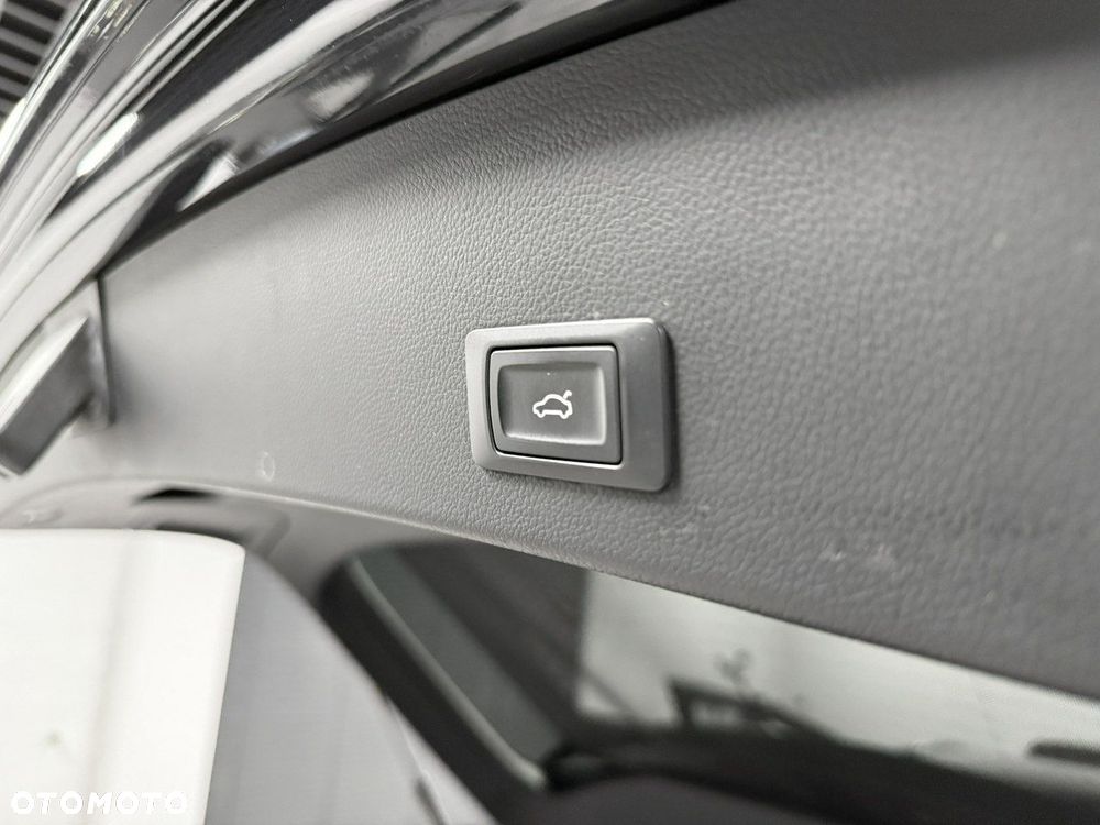 Audi A6 Avant 2.0 TDI Ultra S tronic - 38