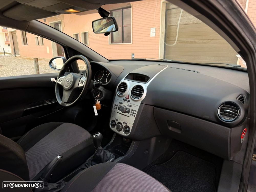 Opel Corsa 1.2 - 9