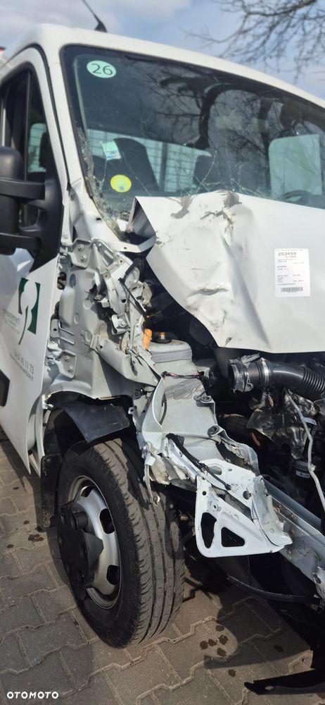 Nissan INTERSTAR - 21