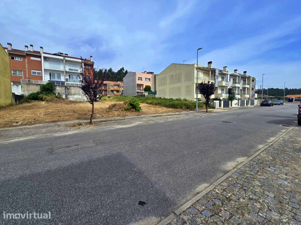 Terreno para Construção de Moradia - Grande imagem: 2/4