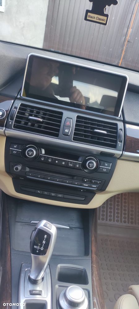 BMW X5 4.8i - 6