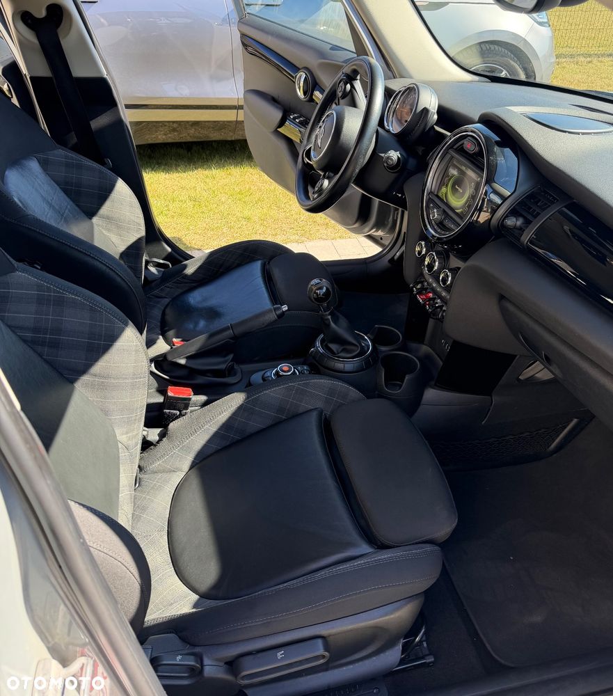 MINI Cooper Standard - 8