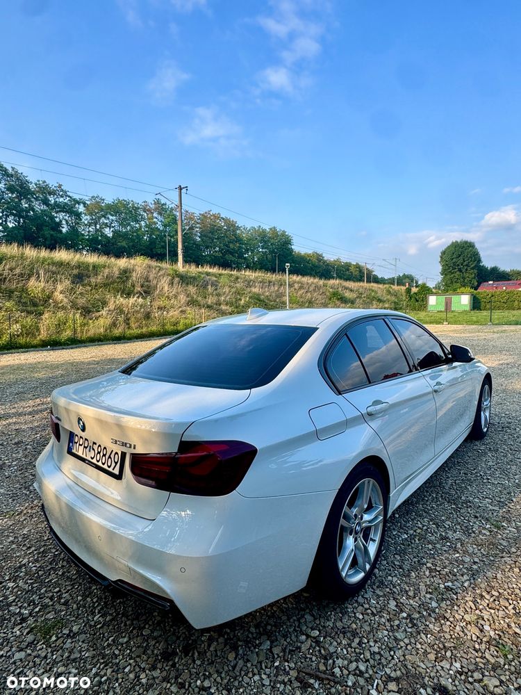BMW Seria 3 330i xDrive Edition M Sport Shadow - 5
