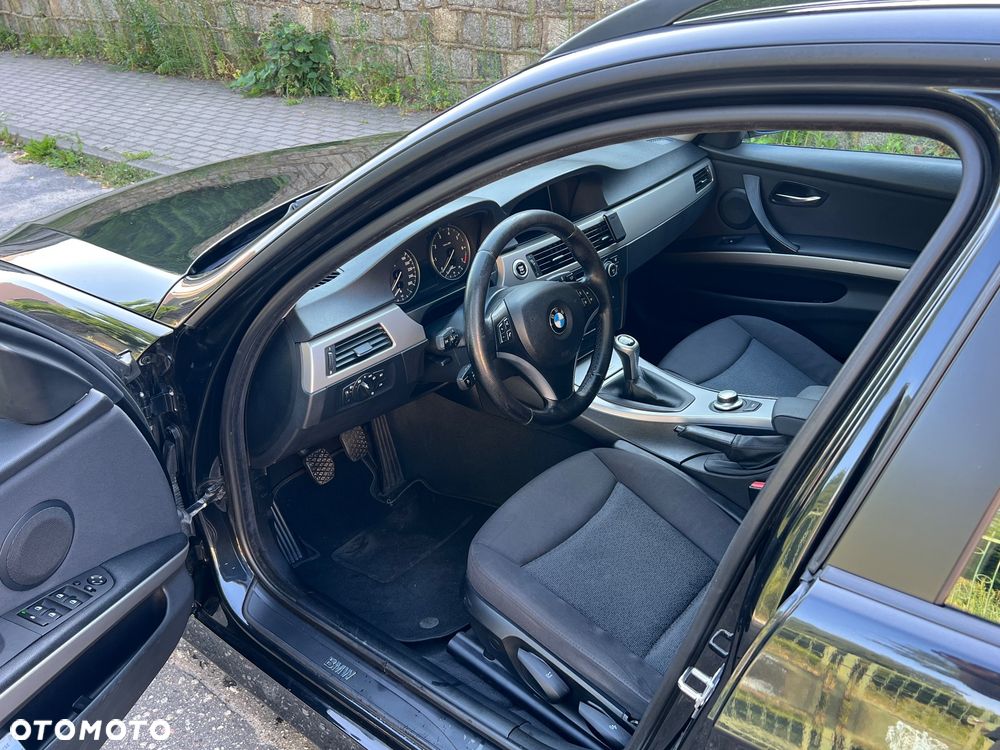 BMW Seria 3 318i - 15