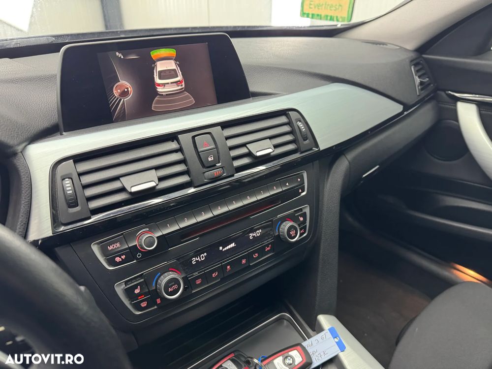 BMW Seria 3 320d Aut. Luxury Line - 21