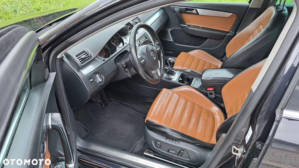 Volkswagen Passat 2.0 TDI 4Mot Highline DSG - 13