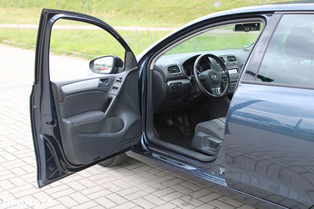 Volkswagen Golf 2.0 TDI DPF MATCH - 21