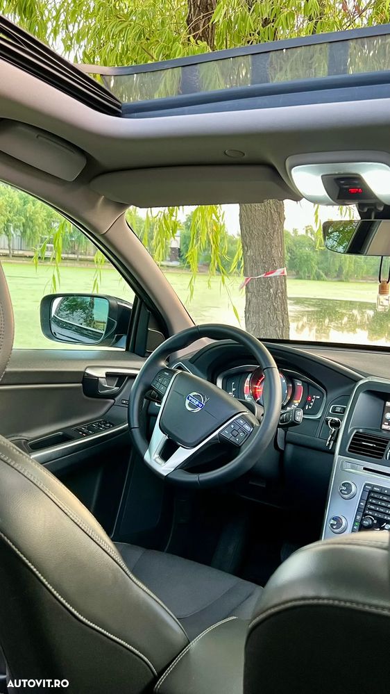 Volvo XC 60 D5AWD Momentum - 6