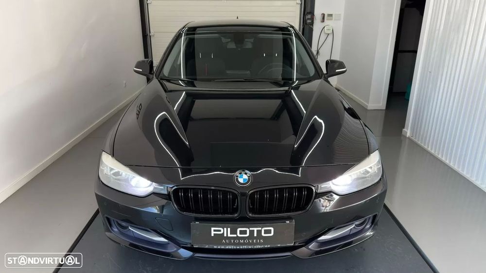 BMW 318 d Auto Line Sport - 4