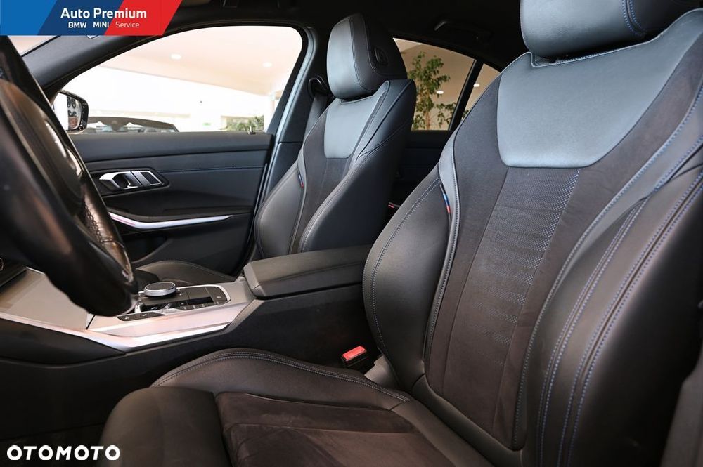 BMW Seria 3 320d xDrive mHEV - 11