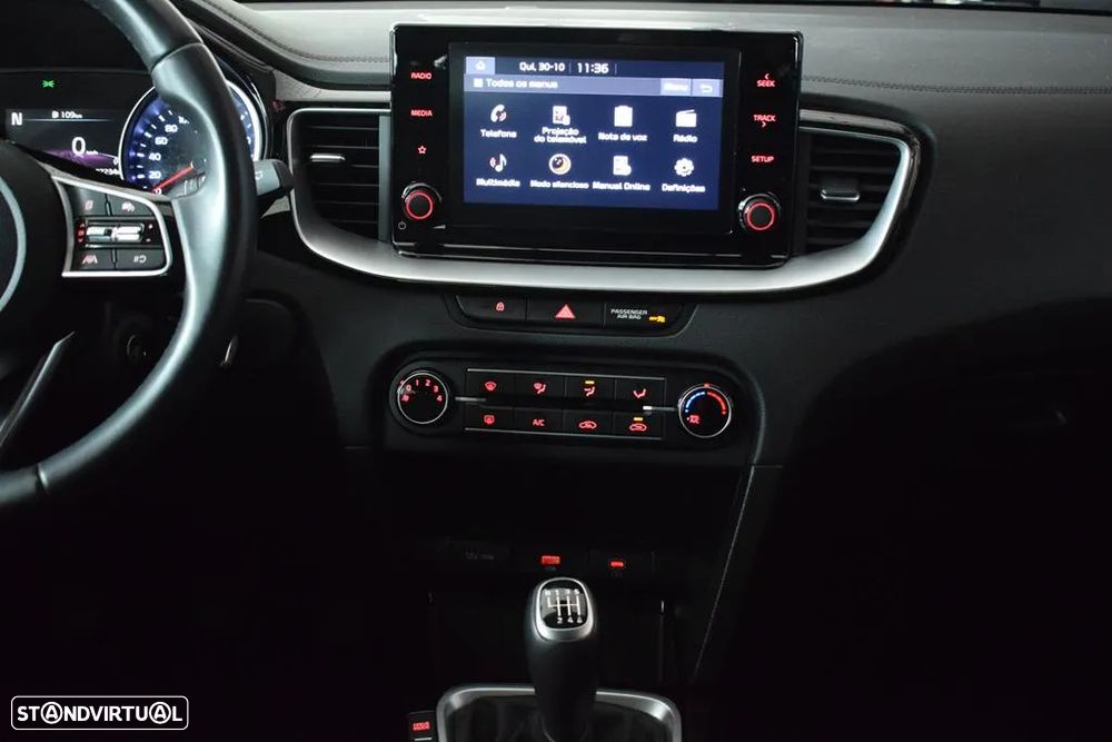 Kia Ceed SW 1.6 CRDi MHEV Dynamic - 28