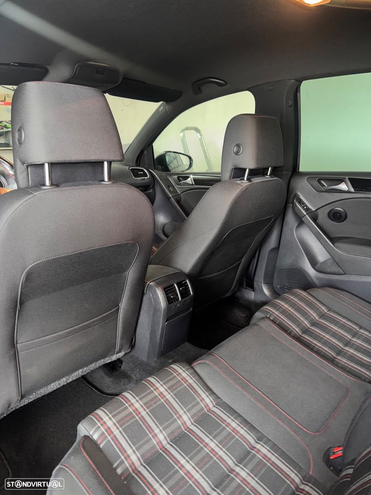 VW Golf 2.0 GTI DSG - 18