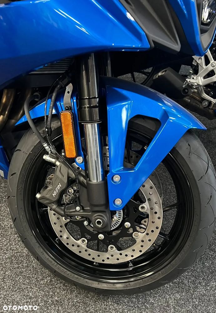 Suzuki GSX-R - 15