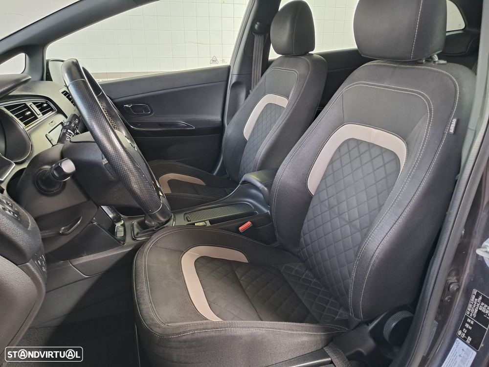 Kia Ceed SW 1.0 T-GDI GT Line - 6