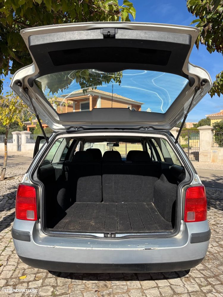 VW Passat Variant - 21