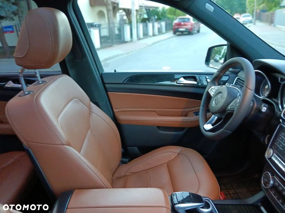 Mercedes-Benz GLE - 26