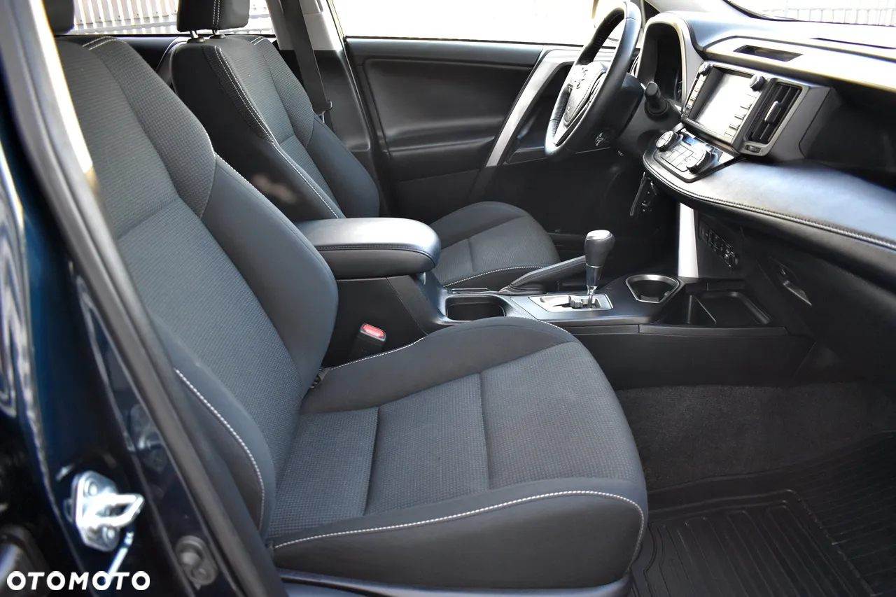Toyota RAV4 - 16