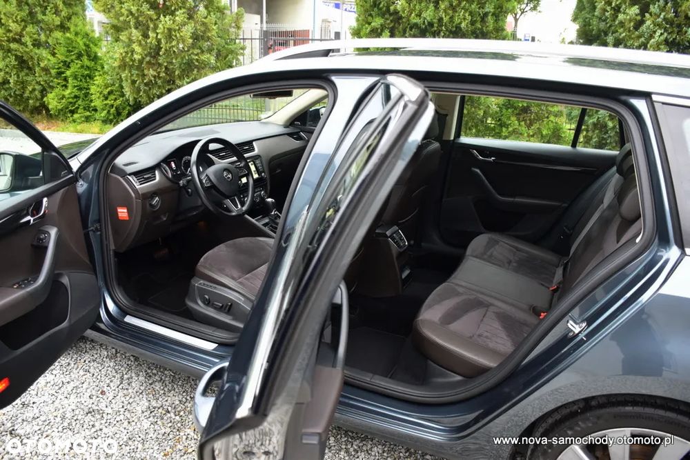 Skoda Octavia 2.0 TDI 4x4 L&K DSG - 24