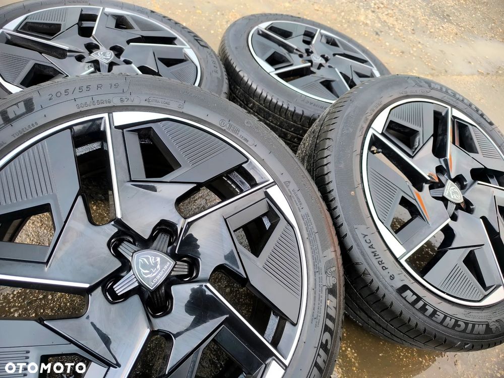 5x108 Felgi Aluminiowe Alufelgi Oryginalne 19 Koła Letnie Lato J.NOWE DEMO PEUGEOT 3008 II 2 5008 II 2 408 III 3 408X GT LINE GTLINE CITROEN C5 AIRCROSS DS7 CROSSBACK DS4 II 2 OPEL GRANDLAND X Legnica ALU-RAD 205/55 MICHELIN 24r. Kropki - 18