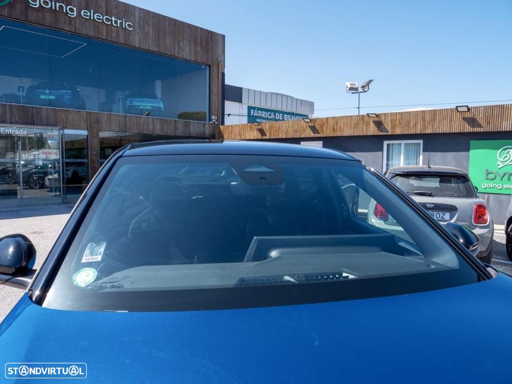 Peugeot e-3008 73 kWh GT — fotografia 7