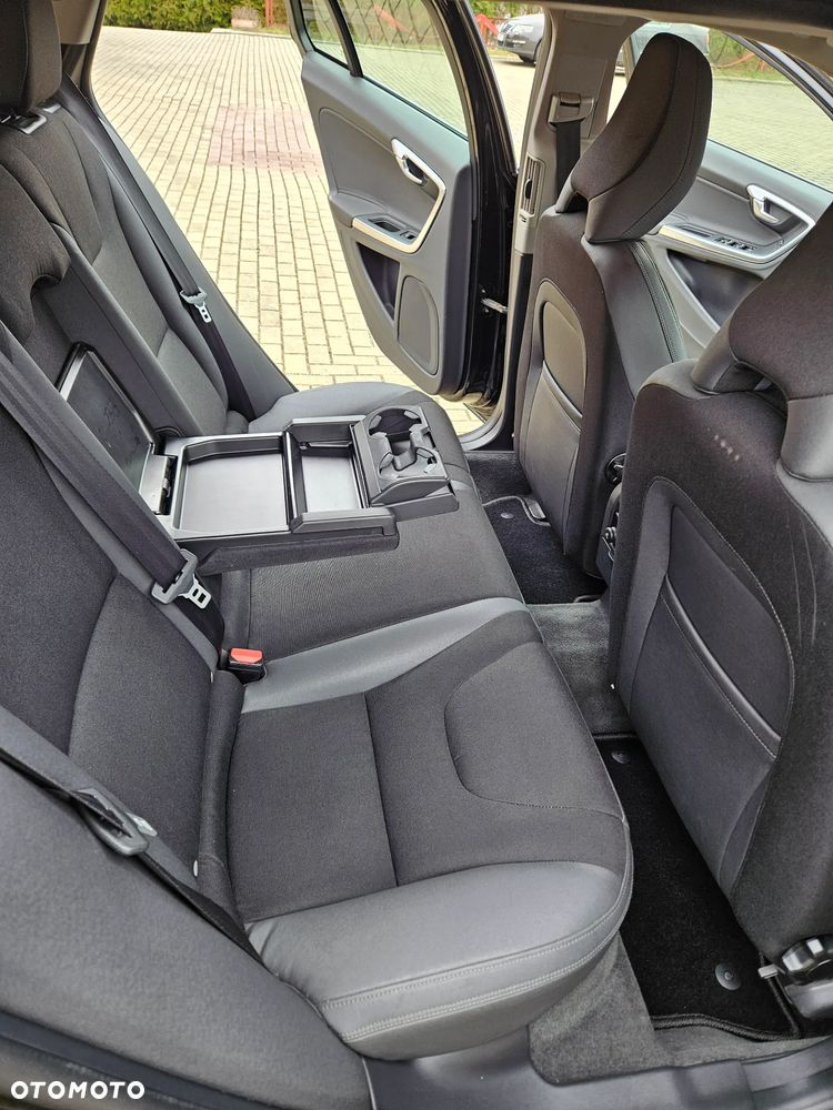 Volvo V60 D2 Kinetic - 27