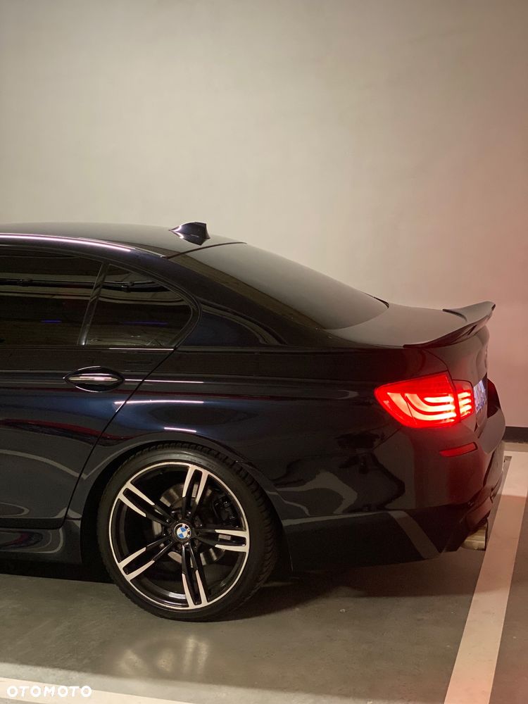 BMW Seria 5 525d xDrive - 23