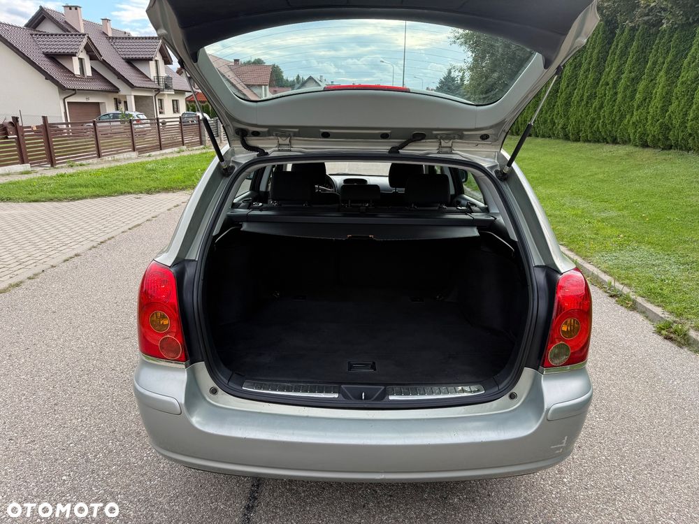 Toyota Avensis - 7