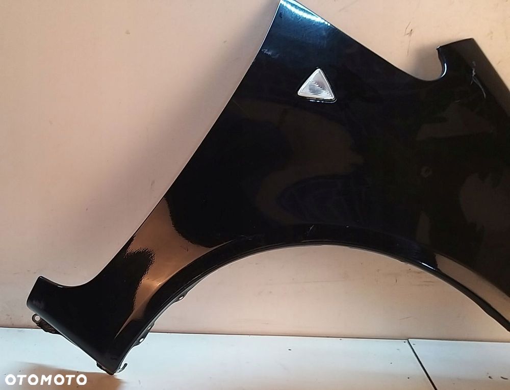 MITSUBISHI COLT Z30 Cabrio BŁOTNIK PRAWY 02H - 2