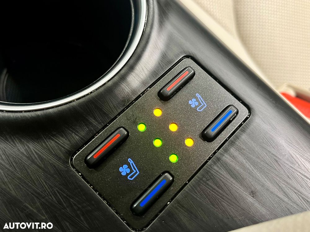 Toyota Camry 2.5 Hybrid Exclusive - 22