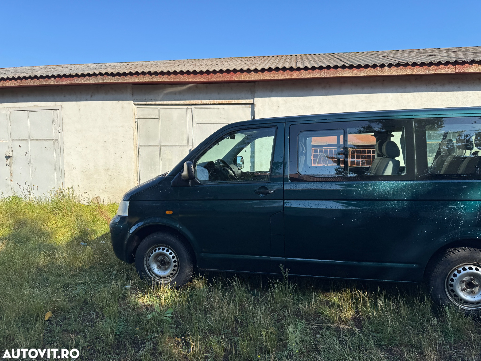 Volkswagen Caravelle - 8