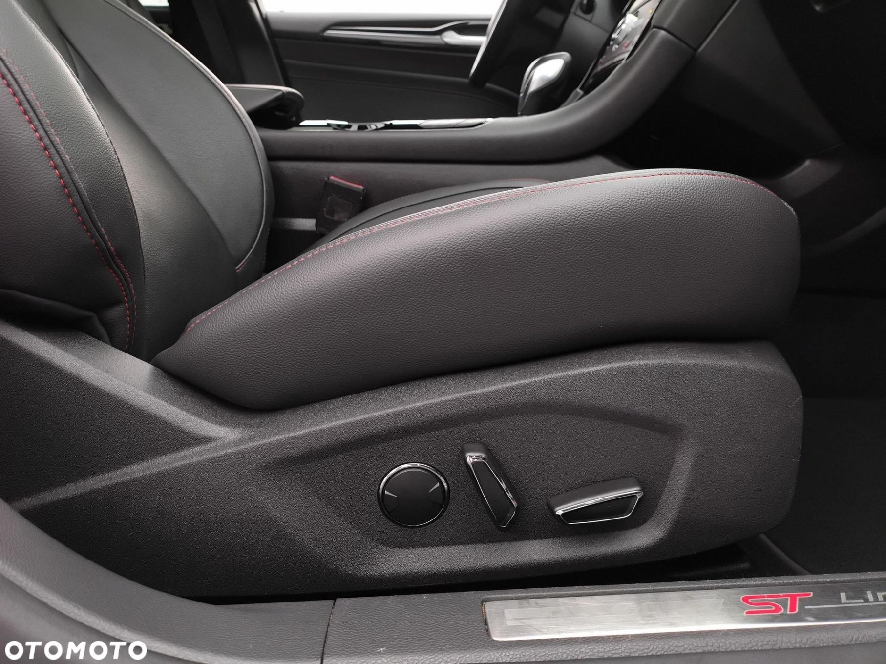 Ford Mondeo 2.0 Hybrid ST-Line X - 29