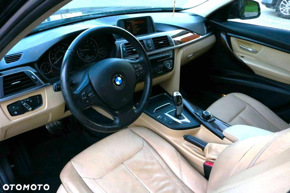 BMW Seria 3 320i - 7