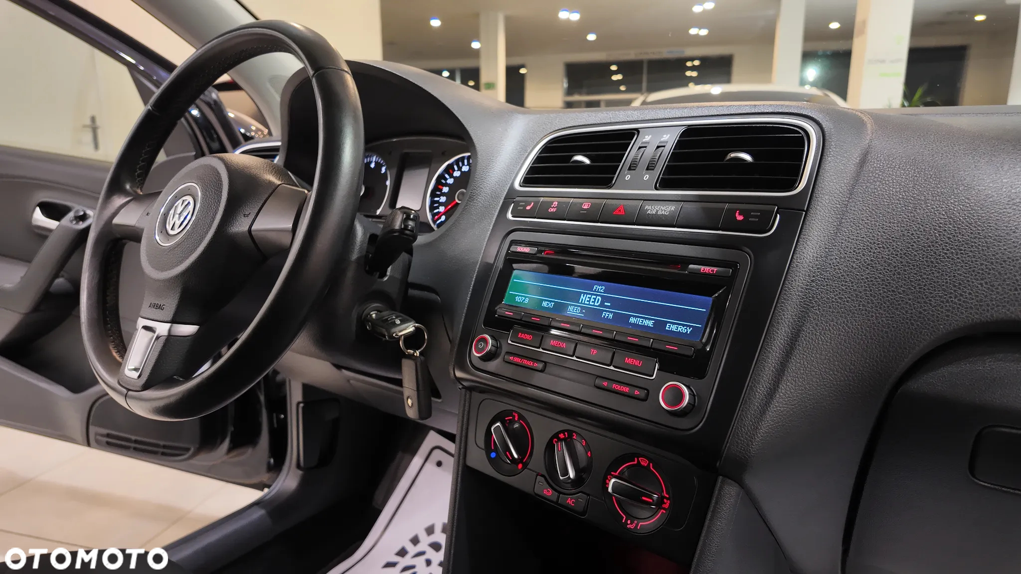 Volkswagen Polo 1.2 TSI Style - 37